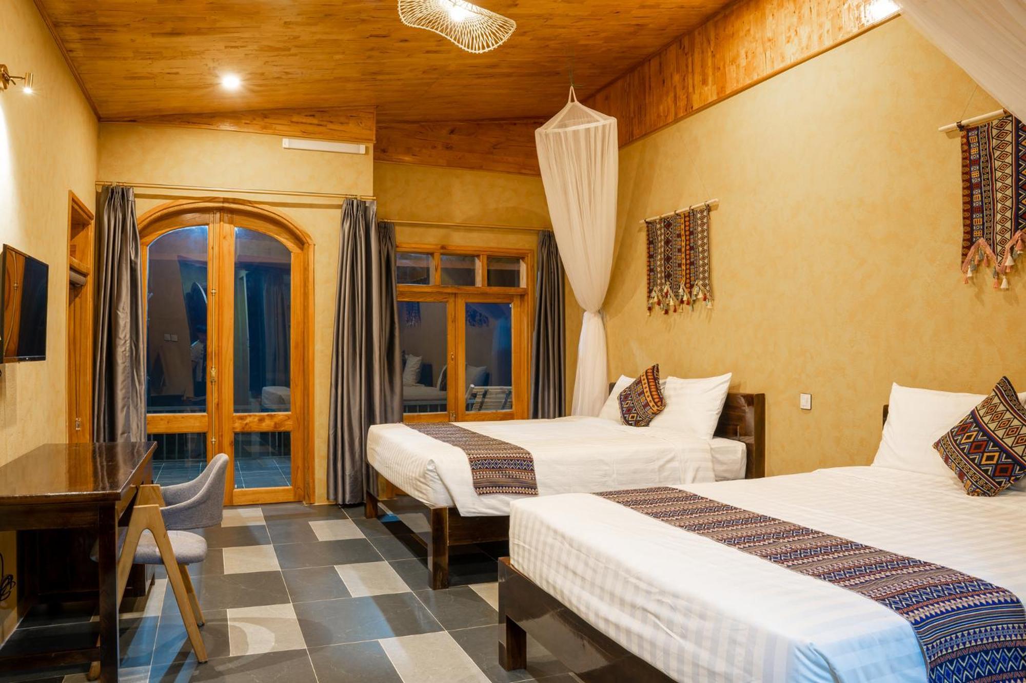Sky Bay Lodge Ha Giang Exterior photo