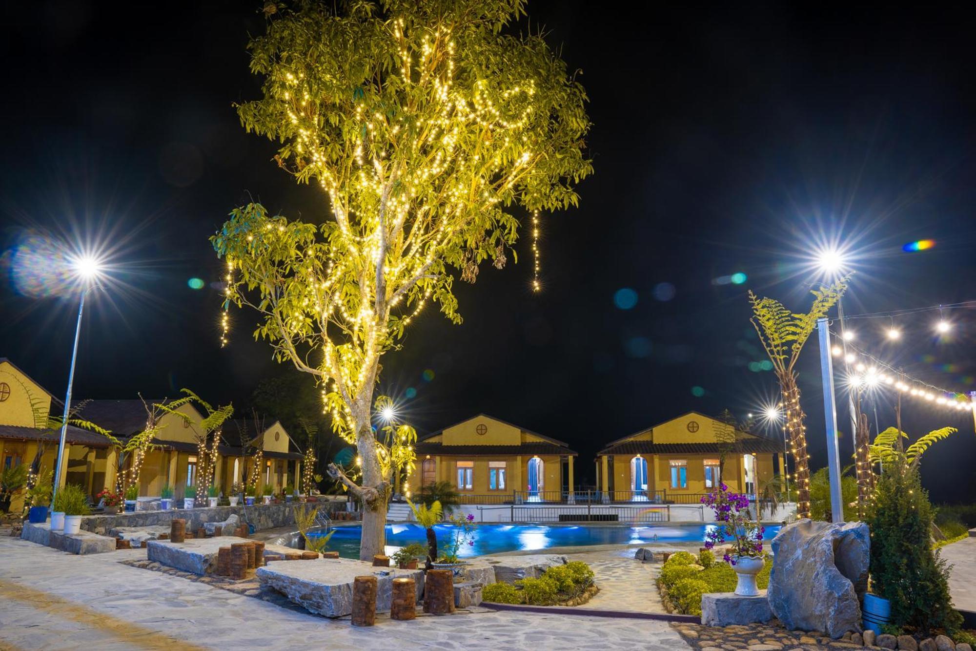 Sky Bay Lodge Ha Giang Exterior photo