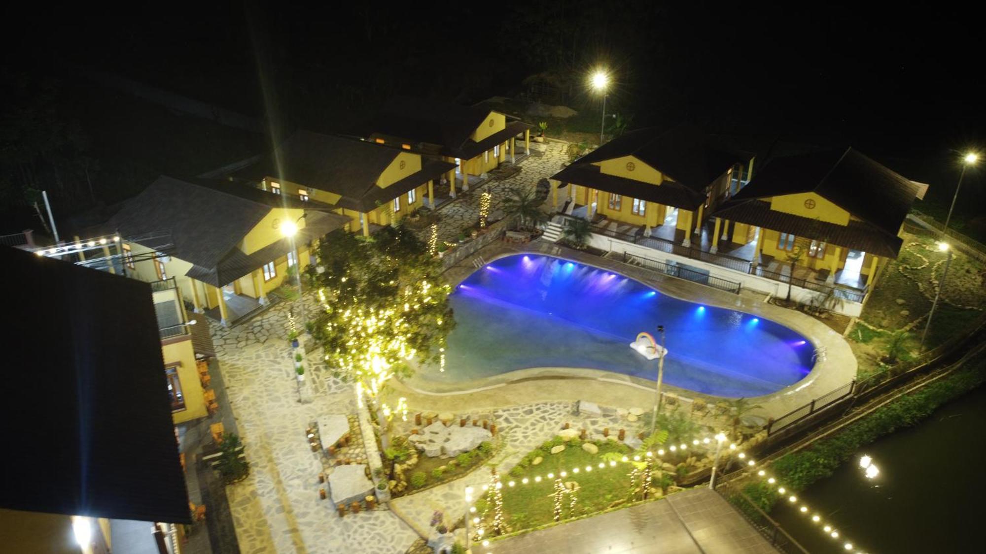 Sky Bay Lodge Ha Giang Exterior photo