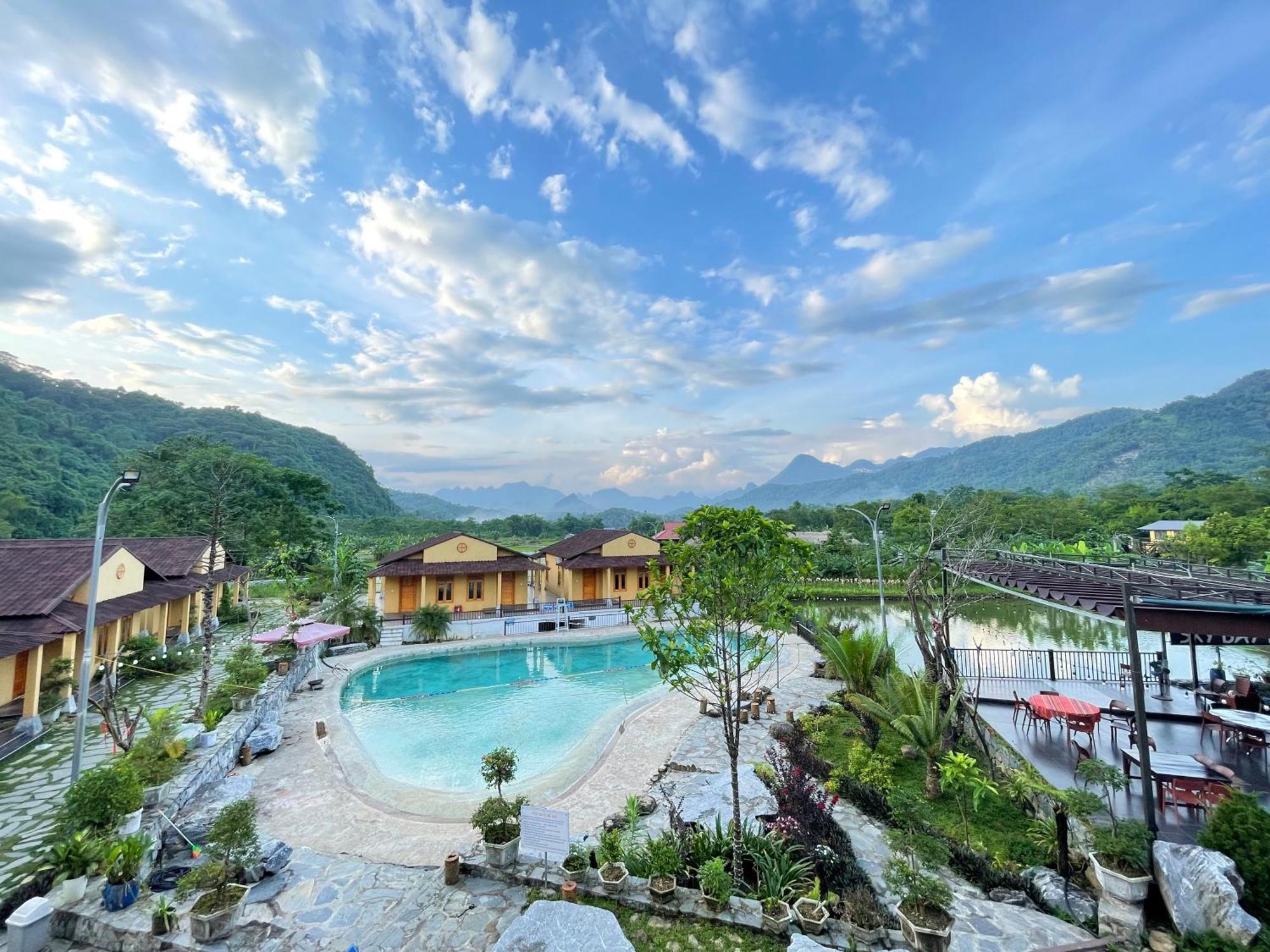 Sky Bay Lodge Ha Giang Exterior photo