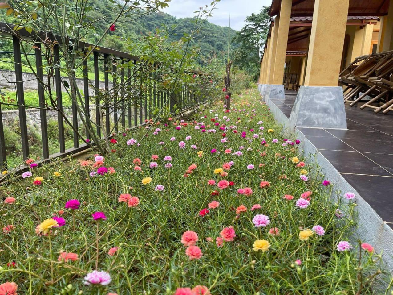 Sky Bay Lodge Ha Giang Exterior photo