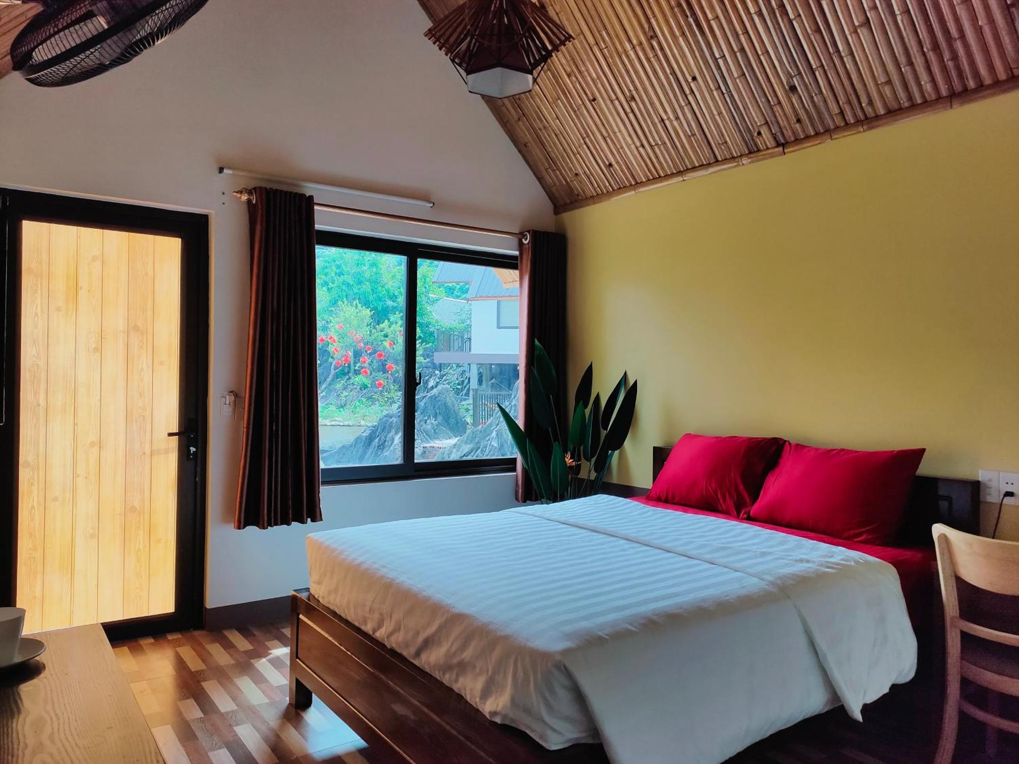 Sky Bay Lodge Ha Giang Exterior photo